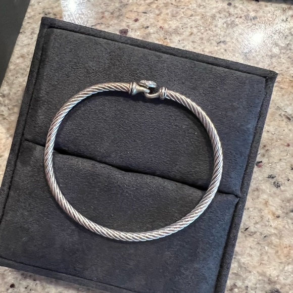 (SOLD) David Yurman 3mm Cable heart Bracelet - Picture 7 of 8